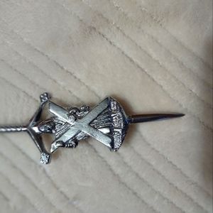 Kilt pin